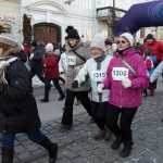 6.1.2017 sa členovia Denného centra zúčastnili tradičného Trojkráľového behu v meste na Hlavnej ulici. Foto: košickéSprávy.sk  