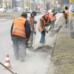 Starosta MČ Staré Mesto Igor Petrovčik vyzýva občanov k spolupráci a to tak, že v uvedených dňoch, keď sa podľa harmonogramu bude čistiť ich ulica, preparkujú auto a umožnia tak vo vlastnom záujme pracovníkom a mechanizmom Kositu pedantne vyčistiť vozovky od posypového materiálu. Harmonogram čistenia ulíc v Starom Meste je rozdelený do troch dní v […]