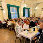 Podľa slovenských tradícií je Katarínska zábava  poslednou veselicou pred adventom. Preto sa teší veľkej obľube. Aj v našom Dennom centre seniorov je o ňu veľký záujem, ako svedčia priložené zábery. Radničná sála bola zaplnená do posledného miesta a seniori sa zabávali pri piesňach v podaní speváckych súborov Malina, Dubina a Katkaband. Zatlieskali aj tanečniciam zo […]